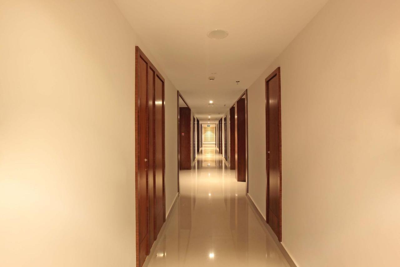 Hotel Ceasar Palace Thodupuzha Kültér fotó